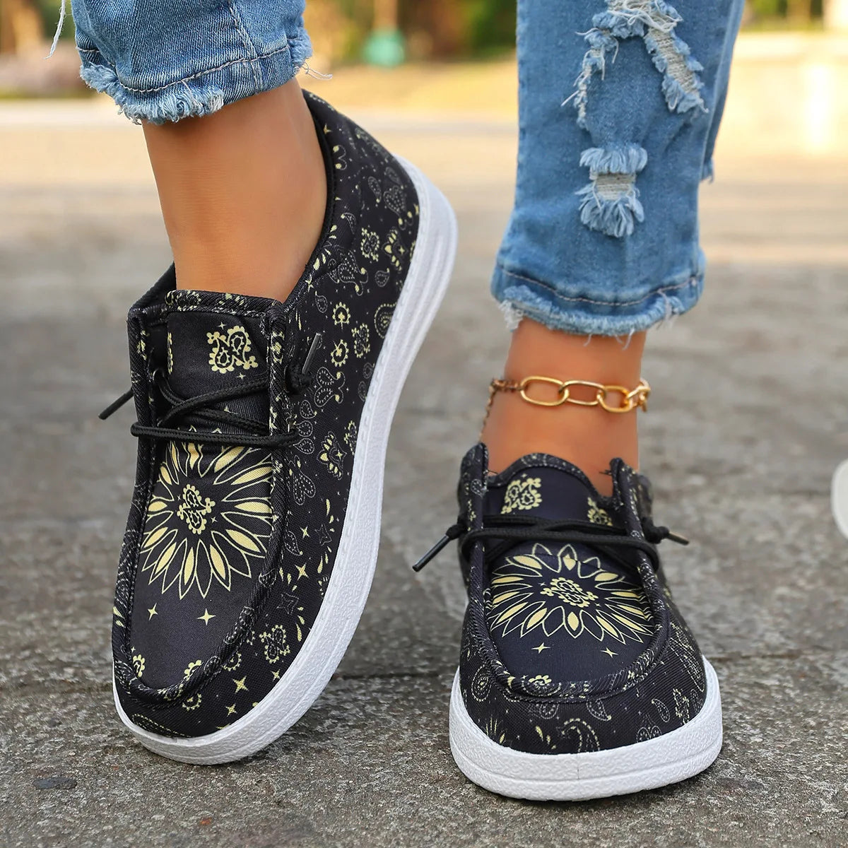 Black & Yellow / 10.5