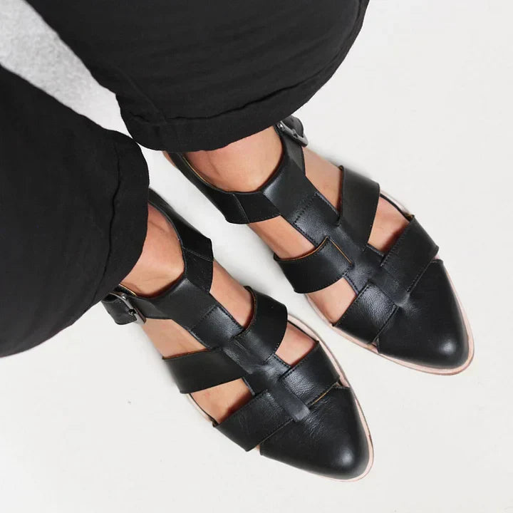 Black / 11