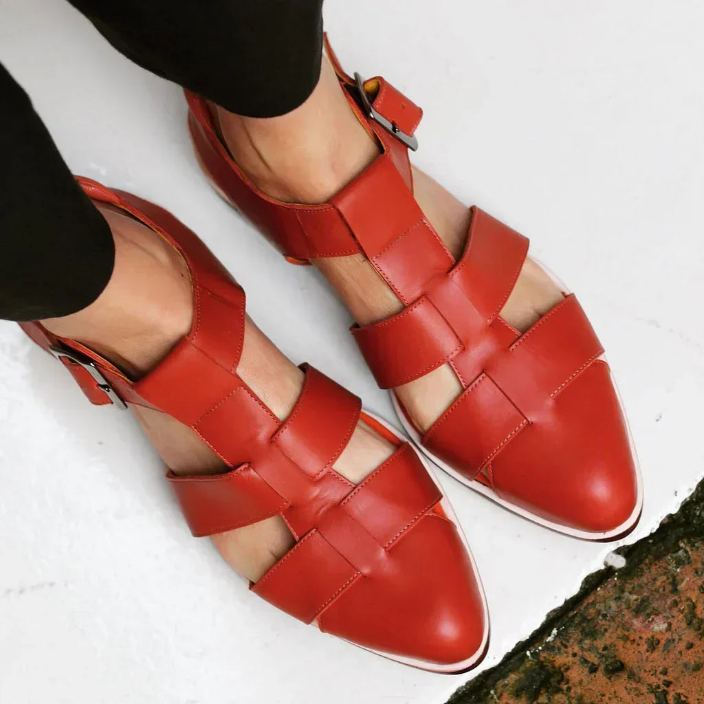 Red / 11